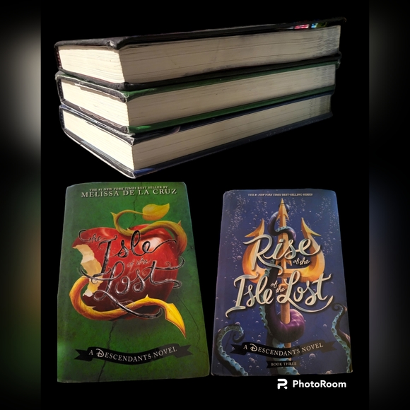 Disney Descendants Isle of the Lost 3 book Hardcocer Best Selling Series - Picture 2 of 5